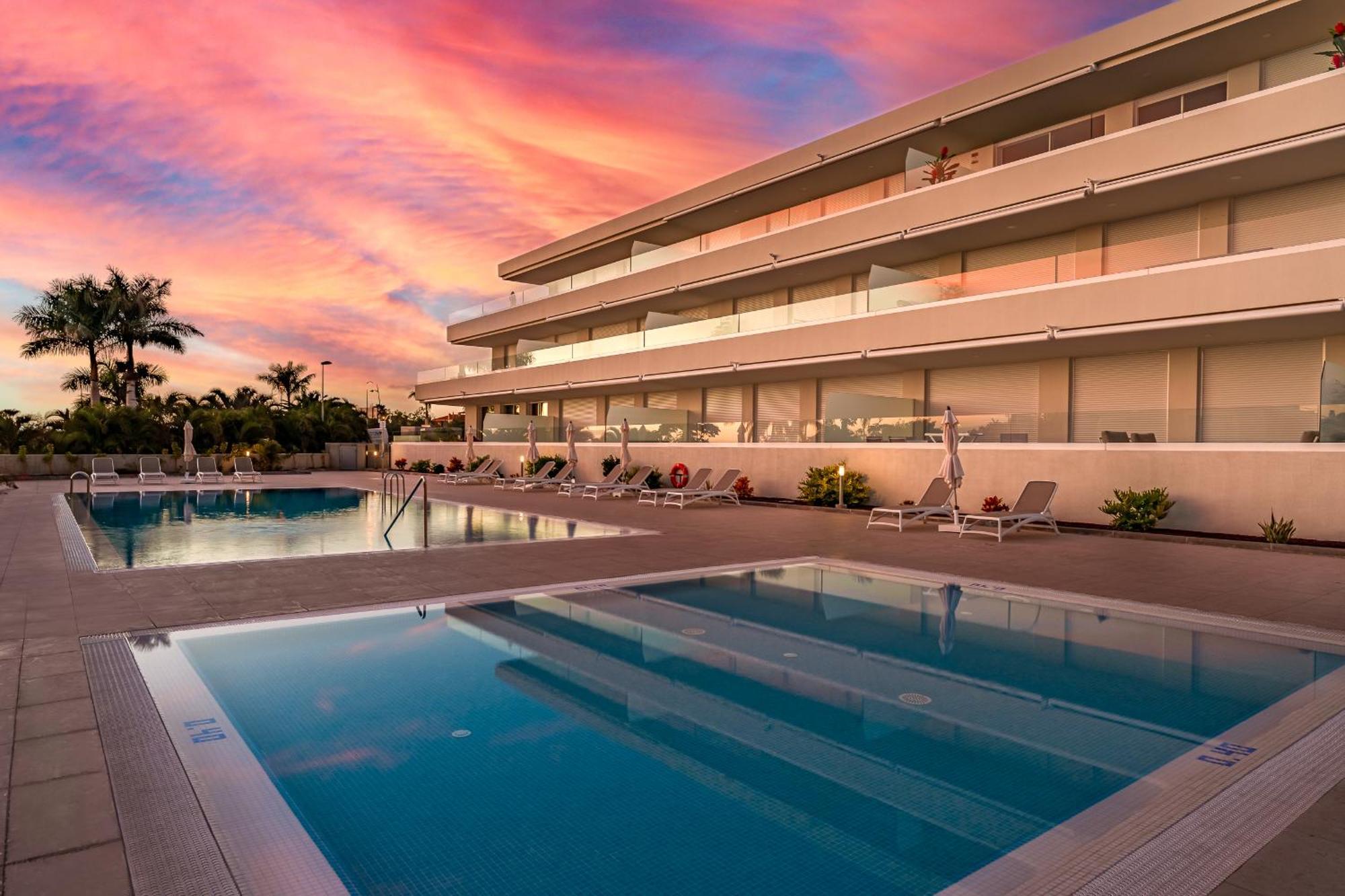Modern New Apartment Las Terrazas De Costa Adeje. Heated Pool, Big Terrace And Private Parking Luaran gambar